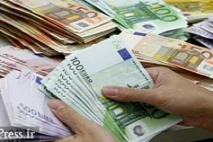 سقف فروش اسکناس ارز در بازار توافقی از ۲ به ۶ هزار یورو افزایش یافت