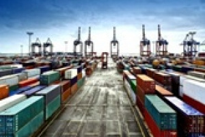 مشاور پزشکیان قطع صادرات نفت را تکذیب کرد/ راه های مخفی جایگزین
