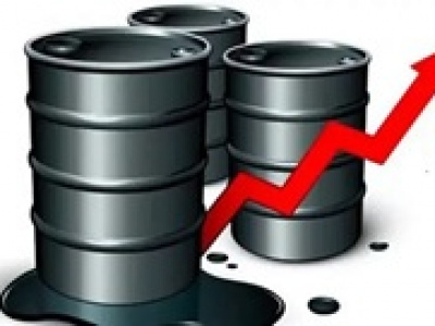 افزایش بهای نفت در پی توافق تجاری و تاریخی آمریکا و اروپا