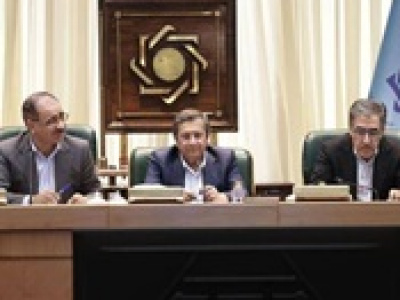 همتی بدون ارایه مستندات مدعی کاهش ۵۰ درصدی تورم شد
